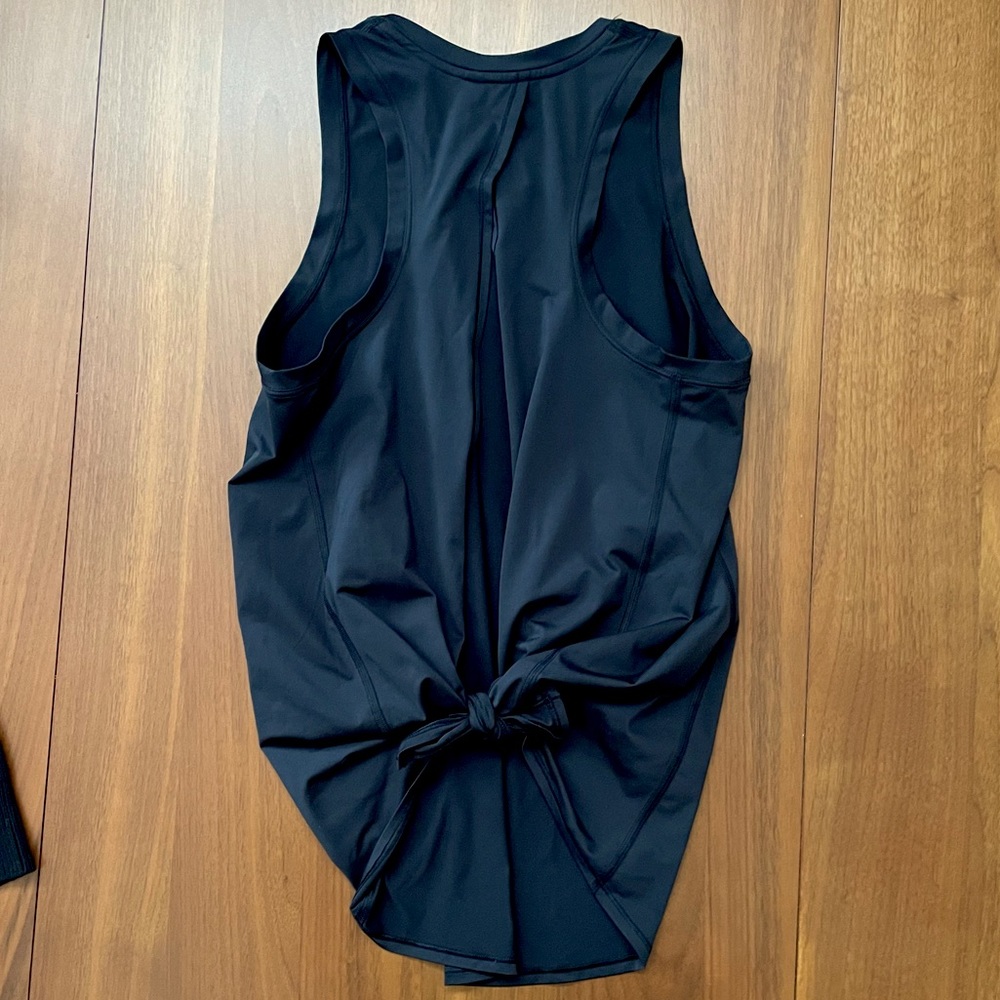 Lululemon All tied up black tank